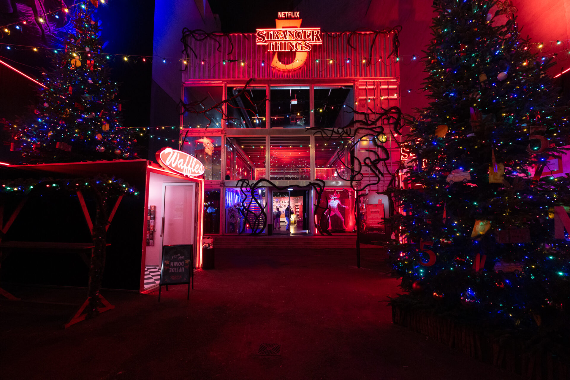 Stranger Things 5 - Weihnachtsmarkt auf dem Ku'damm